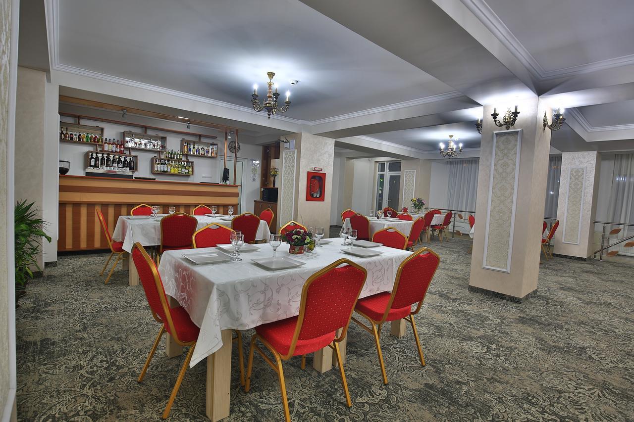 Hotel Raxand Residence Mioveni Eksteriør billede