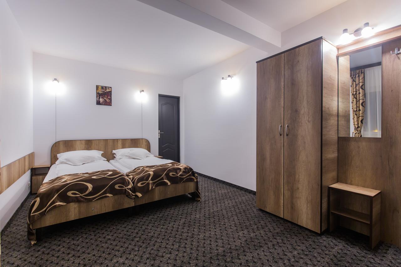 Hotel Raxand Residence Mioveni Eksteriør billede